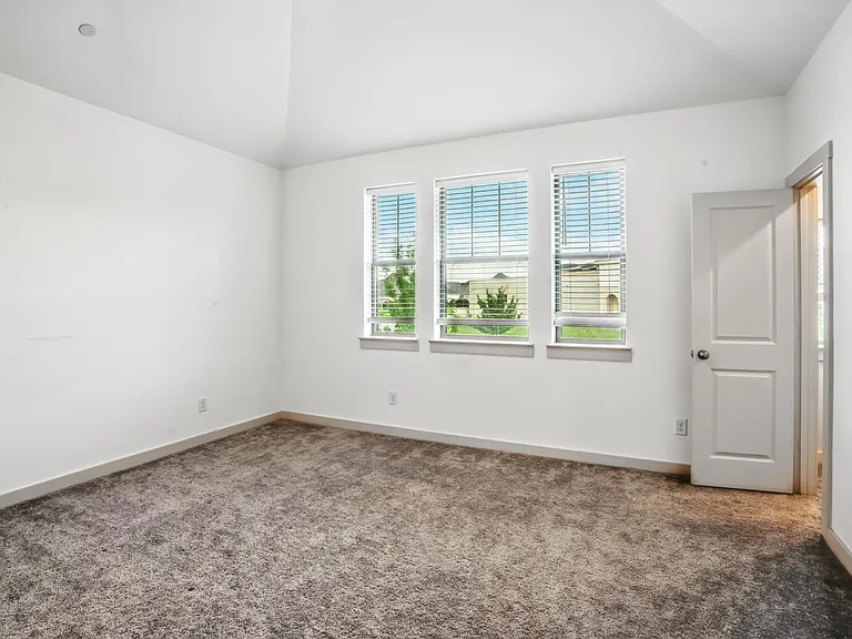 6441 Iron Horse Blvd — Photo 13
