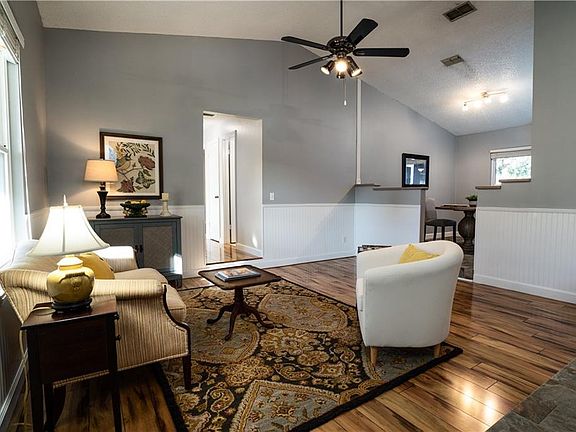 3rd image of 1829 Lockwood Ave