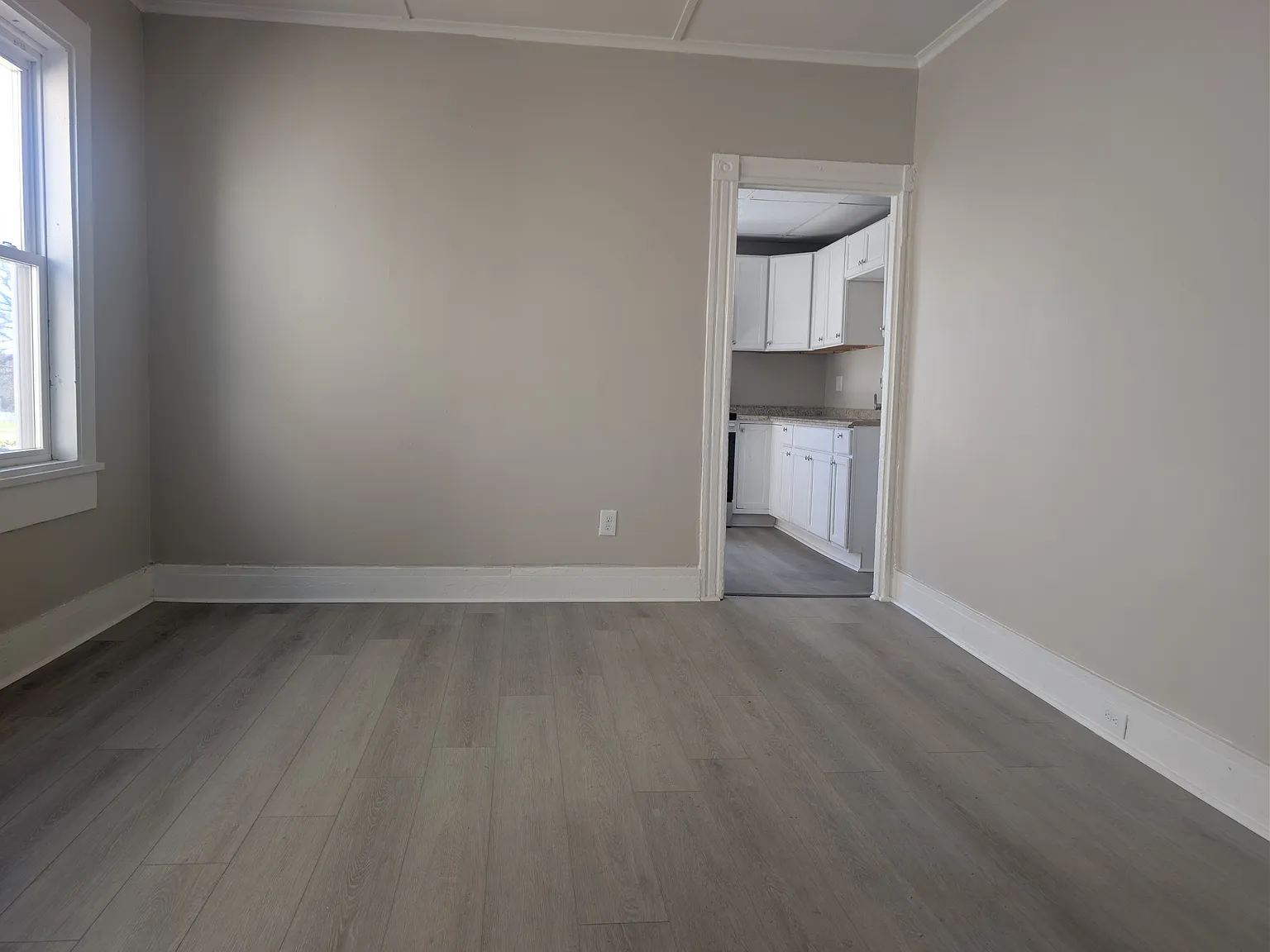 5 bed, 1800 sqft, $1,825 — Photo 4