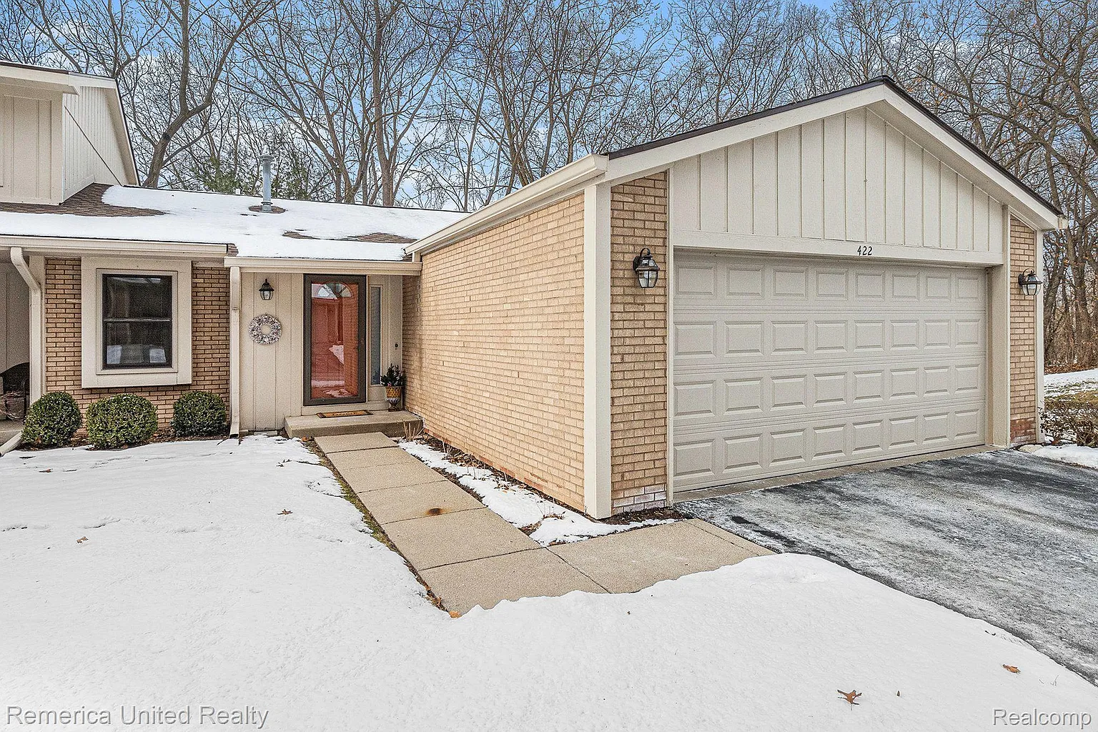 422 Forest Dr photo 1