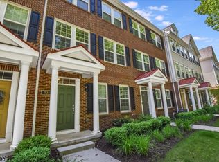93 Landmark Ln UNIT 812, Fair Lawn, NJ 07410