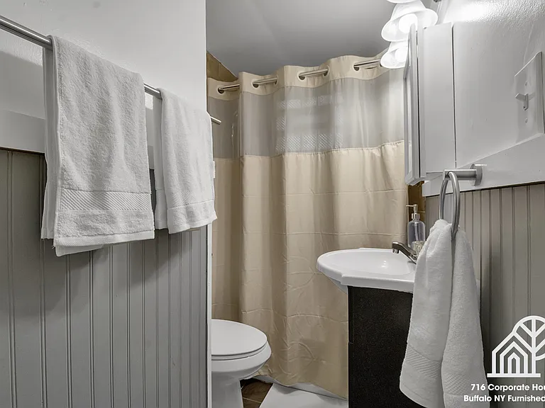1540 Abbott Rd #1 — Photo 9