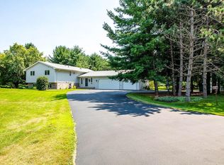 725 Packer Dr, Hudson, WI 54016