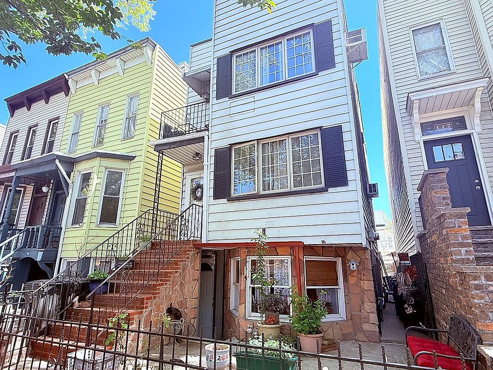 1st image of 115 E 4th St