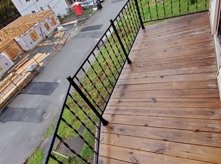 27 11th St, Troy, NY 12180