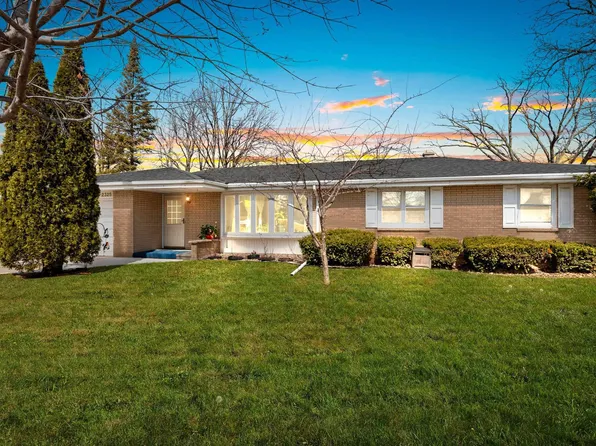 2325 Van Beek Rd, Green Bay, WI 54311