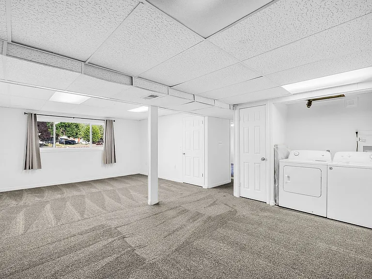 749 N Colonial Ave — Photo 17