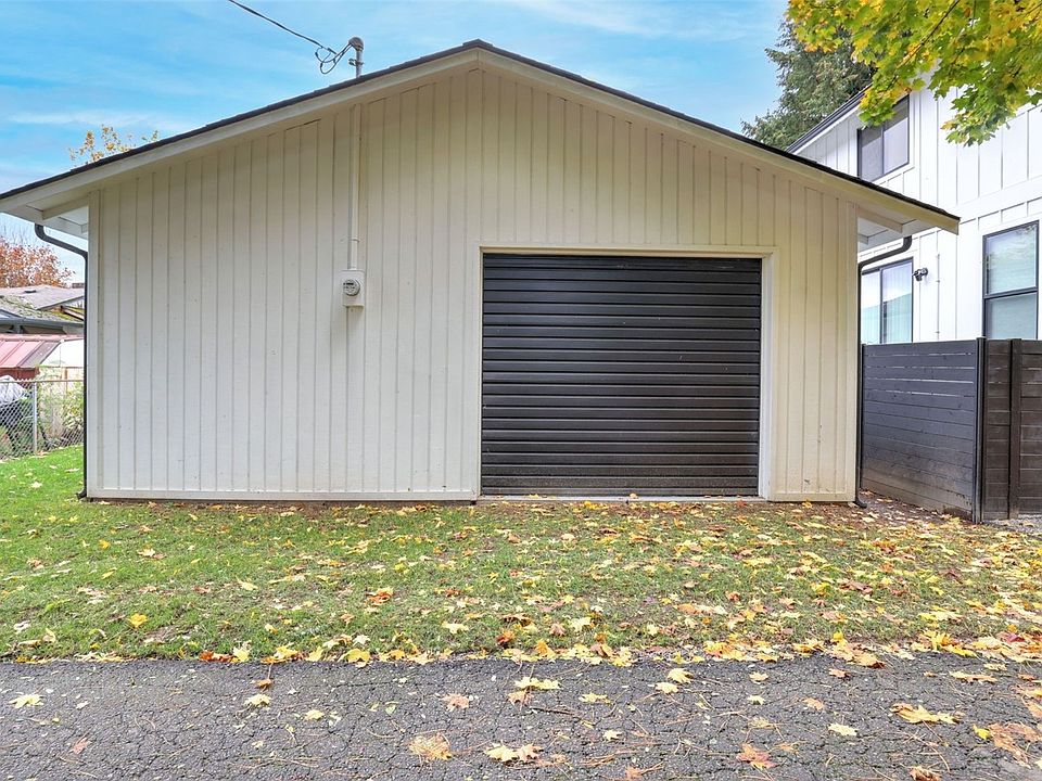 2nd image of 75 5th Avenue NE #C