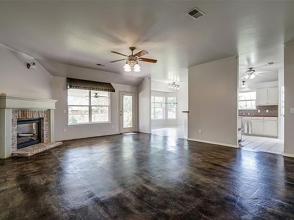 4th image of 701 Adam Ct
