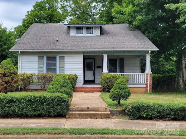 632 Alexander St, Statesville, NC 28677