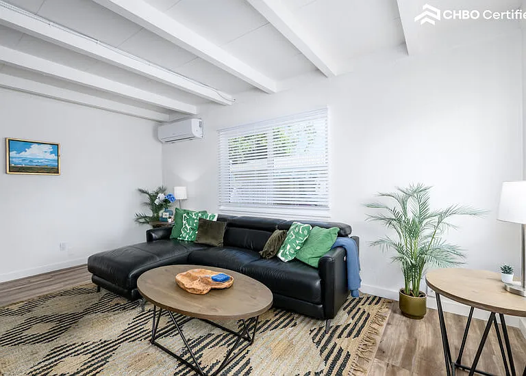 415 Baker St — Photo 3