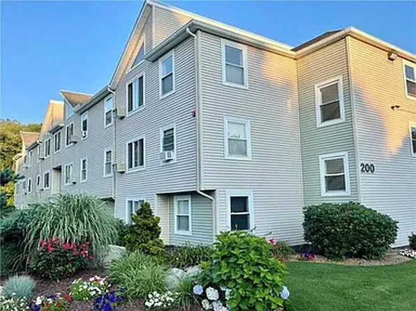 200 Woodlawn Ave, North Providence, RI