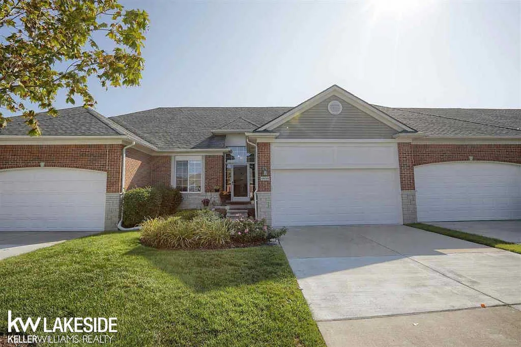 49290 Village Pointe Dr photo 1