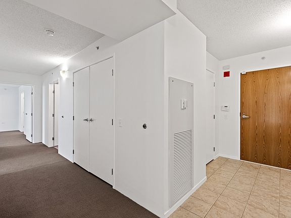4th image of 9655 Woods Dr Unit 1403