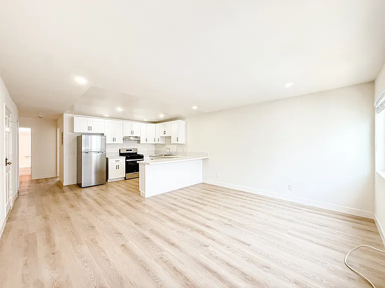 1162 Elm Ave #21 — Photo 4
