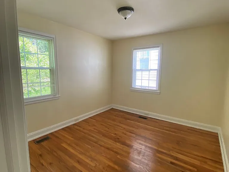 1107 Georgia Ave — Photo 12
