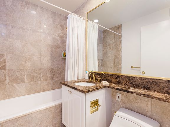 5th image of 220 Riverside Blvd APT 6U