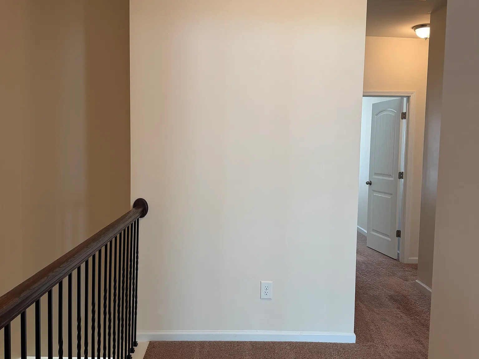 3 bed, 2.5 bath, 1897 sqft, $2,090 — Photo 4