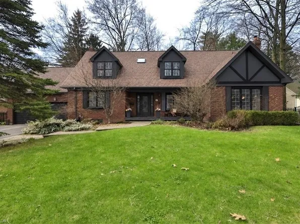 1244 Woodland Ave, Mississauga, ON L5G 2X9