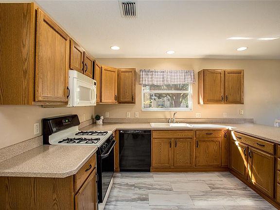 4th image of 1675 Van Buren Way