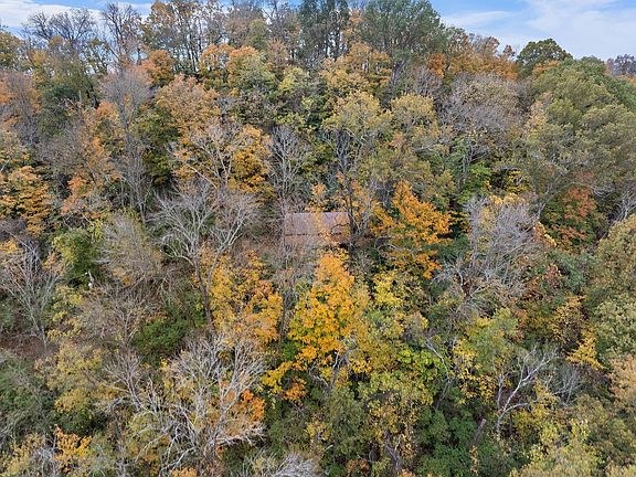 4th image of 6916 River Road Pike