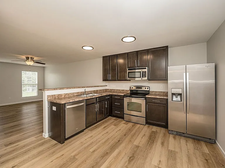 114 Willott Square Dr — Photo 6