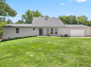 180 Cedargate Dr, Dittmer, MO 63023