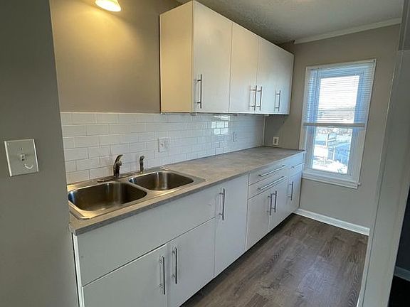 3rd image of 12 Cumberland St Unit 3