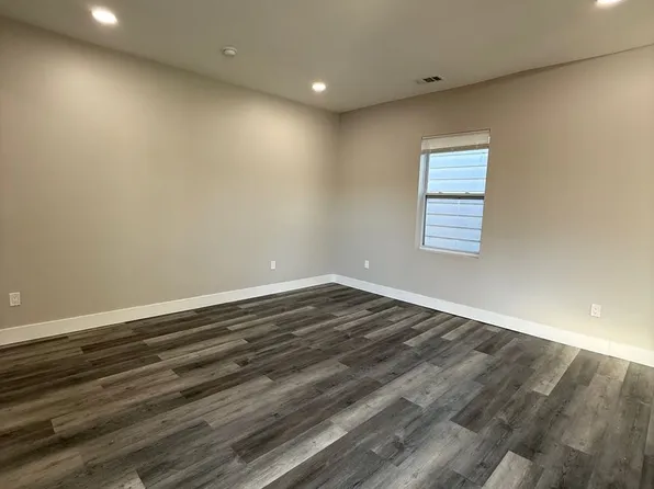 6621 Tennis St, Pittsburgh, PA