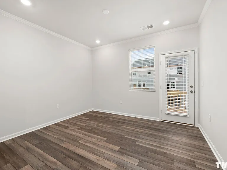 742 Cormiche Ln — Photo 13
