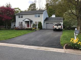 5013 Surrey Dr, Syracuse, NY 13215