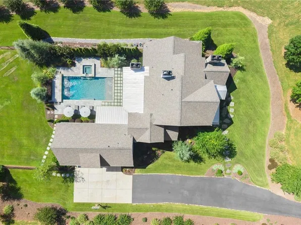15995 Freemanville Rd, Milton, GA 30004