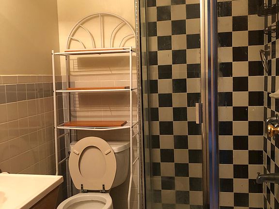 3rd image of 521 Dickinson St #3