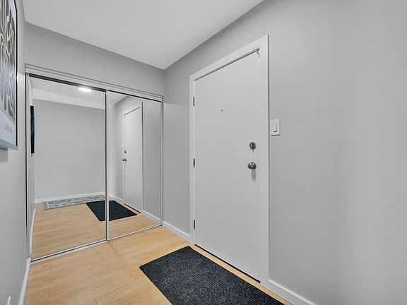 5th image of 237 Woodvale Rd W #201