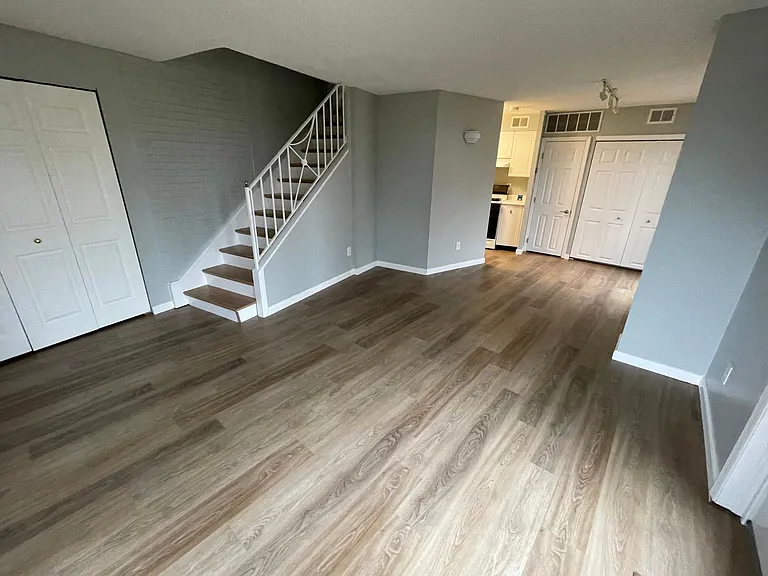 1142 S Mason Rd — Photo 8
