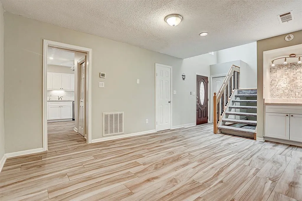 3504 W Holcombe Blvd — Photo 4