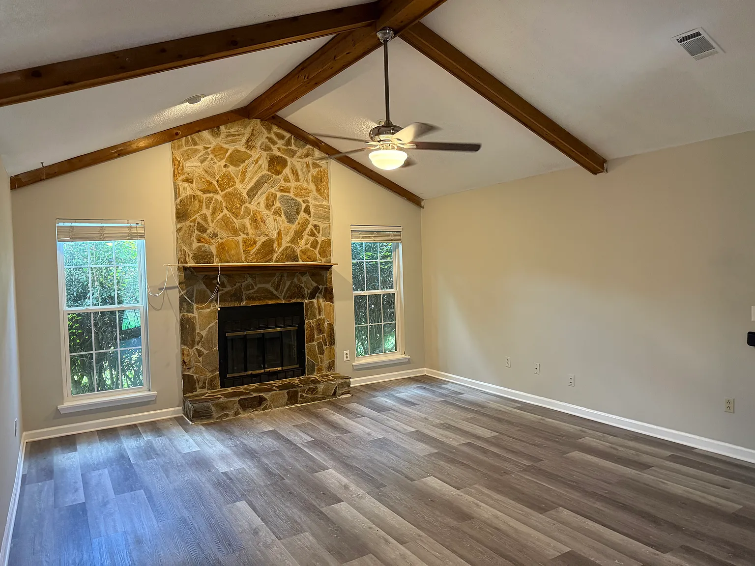 3 bed, 1492 sqft, $1,850 — Photo 2
