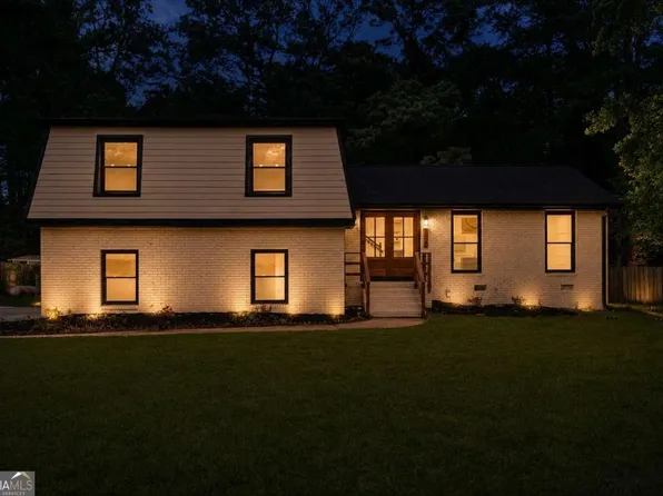 105 Lafayette Dr, Fayetteville, GA 30214
