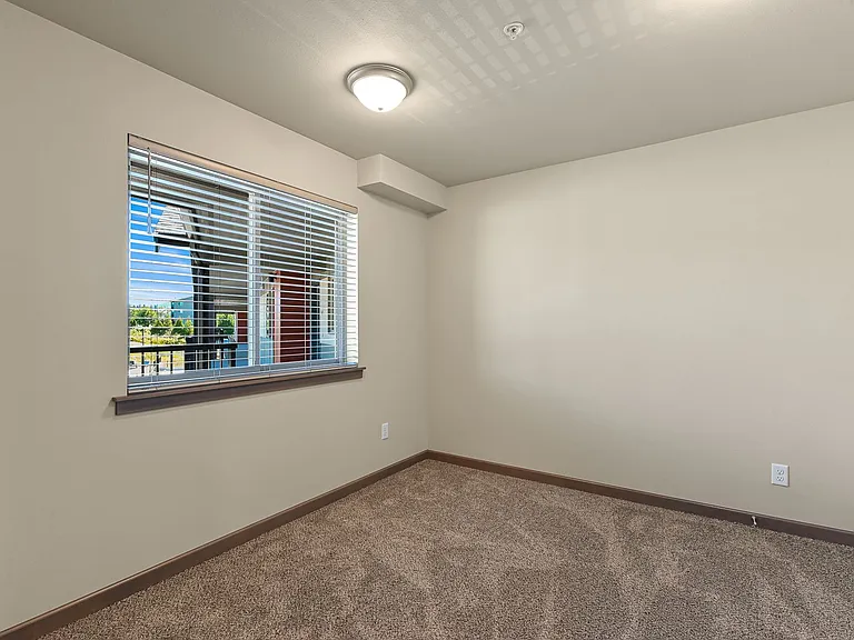 515 Telegraph Rd — Photo 7
