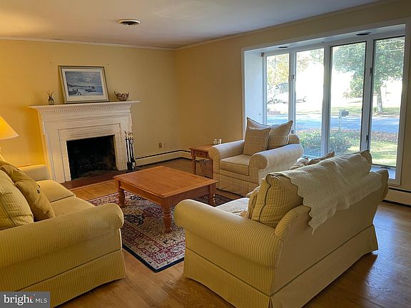 2nd image of 400 Holly Dr