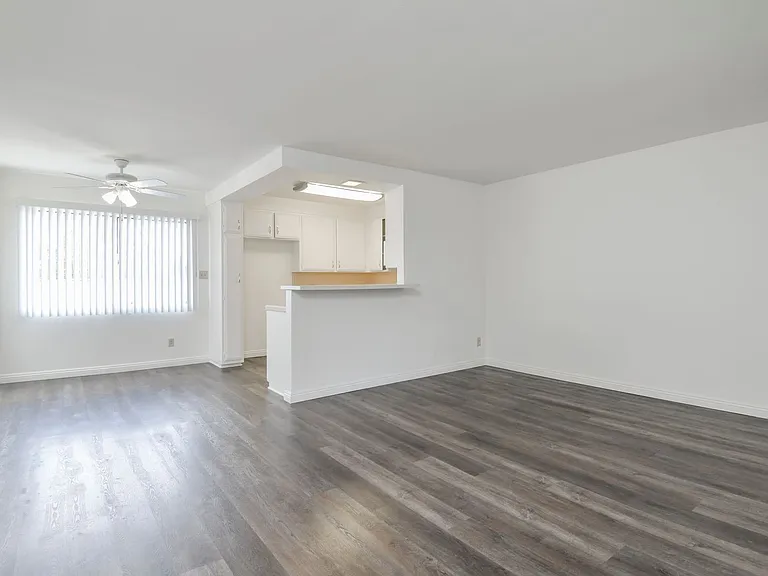 1799 N Hollywood Way — Photo 51