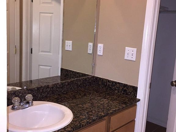 4th image of 1225 Century Oaks Dr APT D