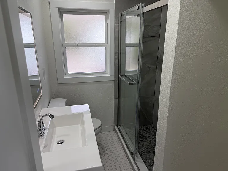 537 Sunset Blvd — Photo 11