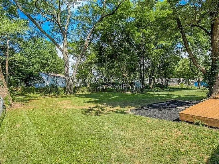 7642 Ash St — Photo 11