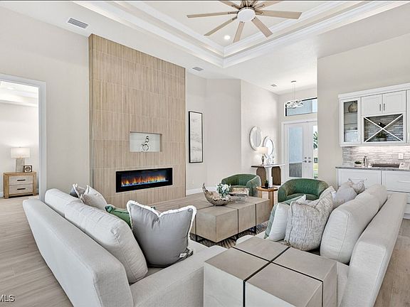 5th image of 3909 SW 20th Ave
