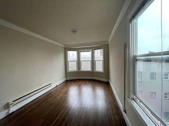 5th image of 920 Van Ness Ave APT 403