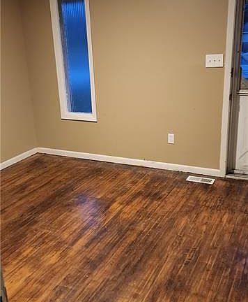 2nd image of 1718 Knob Creek Dr