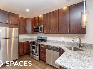 658 W Gordon Ter #2W, Chicago, IL 60613