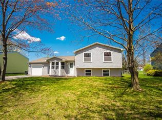 28 Brewerton Dr, Rochester, NY 14624