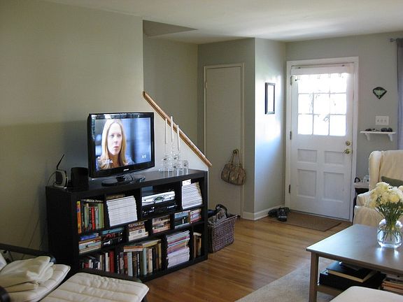 3rd image of 1824 Northwest Ct APT C